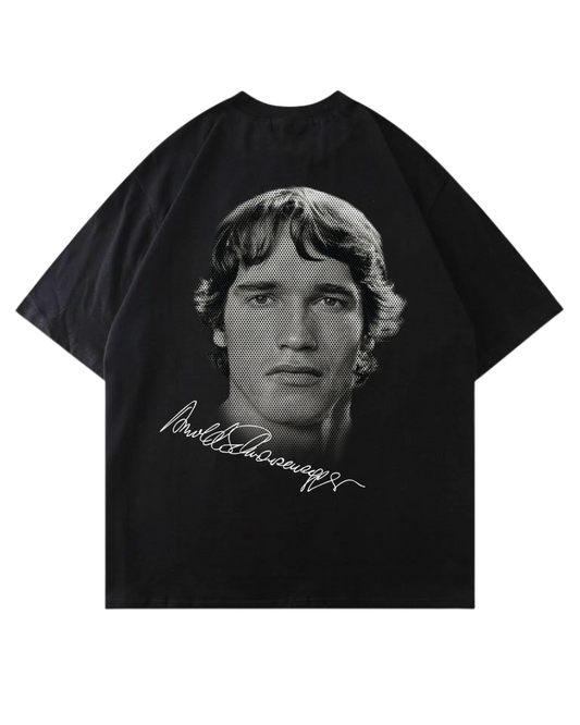 Arnold Schwarzenegger | Oversized shirt